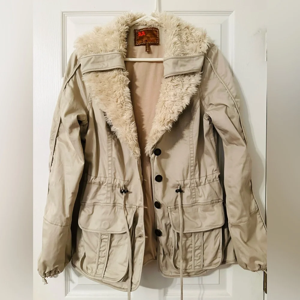 Twill Twenty Two Cream Jacket - Picture 5 of 8